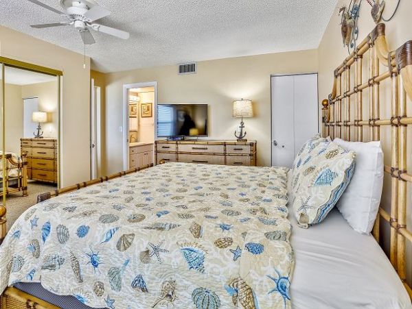 Treasure Island Condo 1011646