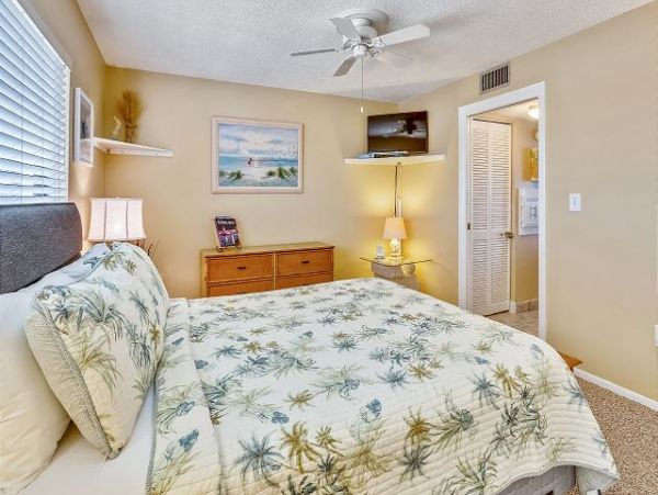 Treasure Island Condo 1011646