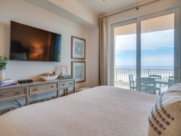 Walk to Beach Panama City Vacation Condo Three bedroom