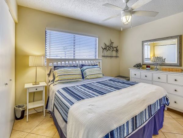 Treasure Island Condo 1011648