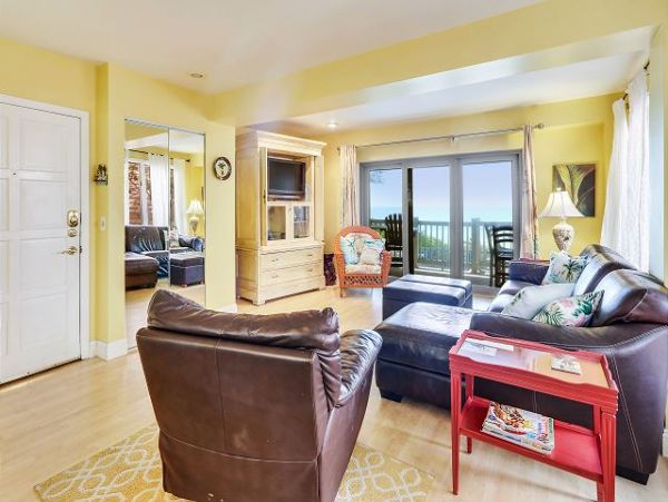 Gulf Views Treasure Island Vacation Home Three Bedroom