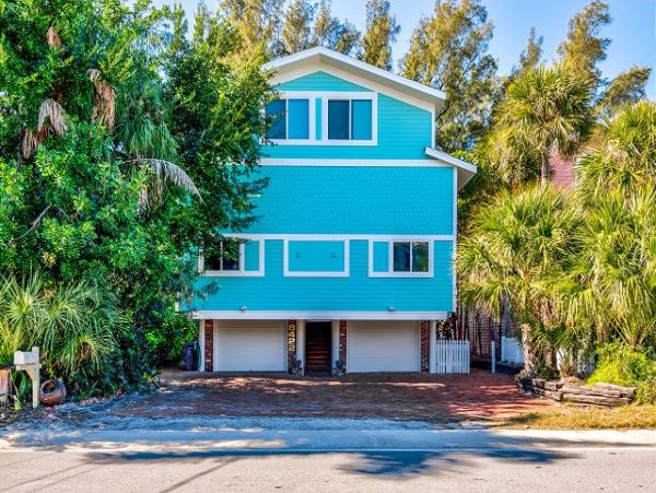 Gulf Views Treasure Island Vacation Home Three Bedroom