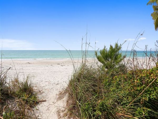 Gulf Views Treasure Island Vacation Home Three Bedroom