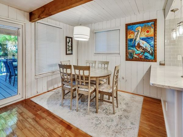 Rare Beachfront Vacation Home 10 Guests in Treasure Island