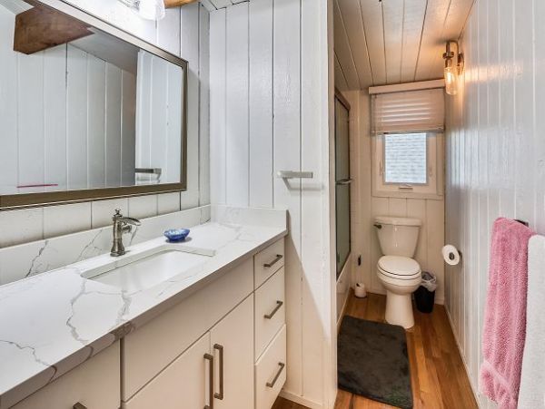 Rare Beachfront Vacation Home 10 Guests in Treasure Island
