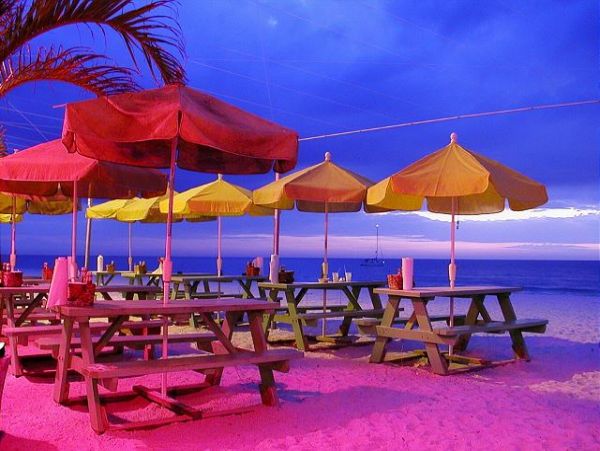 Rare Beachfront Vacation Home 10 Guests in Treasure Island
