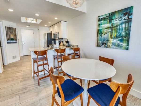 Beachfront 2 bedroom Unit for 6 Guests