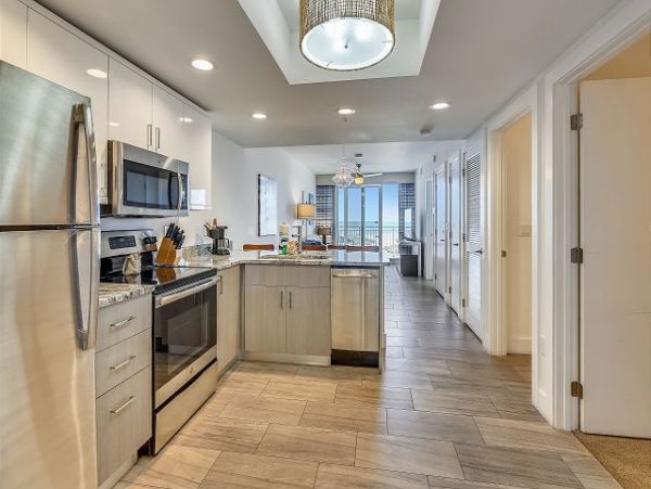 Beachfront 2 bedroom Unit for 6 Guests