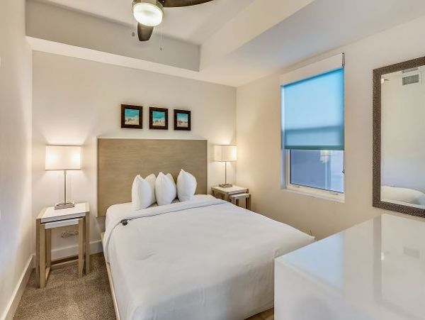 Beachfront 2 bedroom Unit for 6 Guests