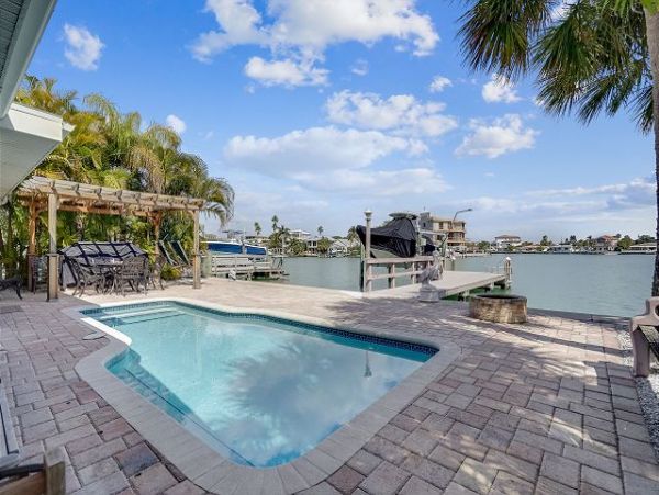 Treasure Island Home 1011660