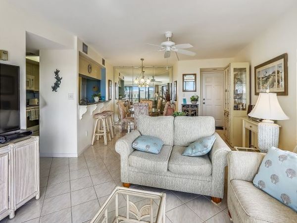 Treasure Island Lovely 2 Bedroom Getaway