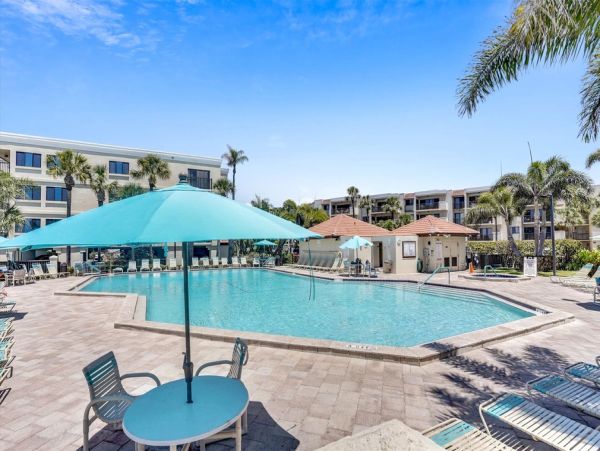 Treasure Island Lovely 2 Bedroom Getaway