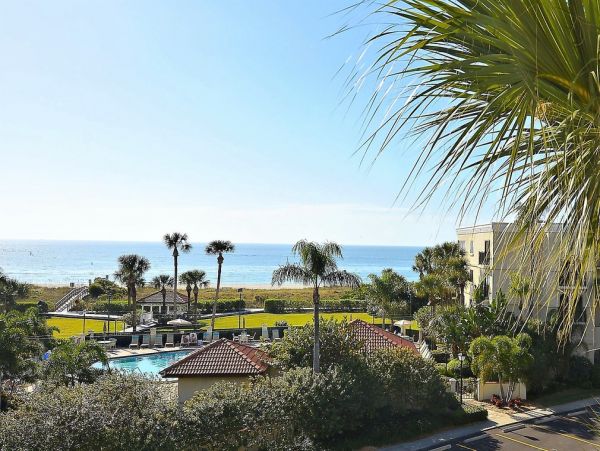 Treasure Island Lovely 2 Bedroom Getaway