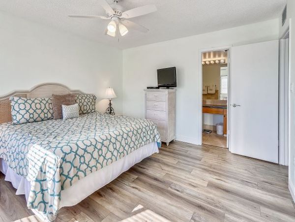 Treasure Island Condo 1011665