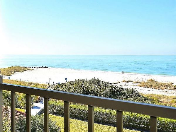 Magnificent Ocean Views From this World Class Condo