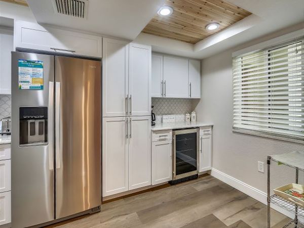 Treasure Island Beachfront Condo Luxury Oceanfront Vacation Rental with Pool & Bay Views