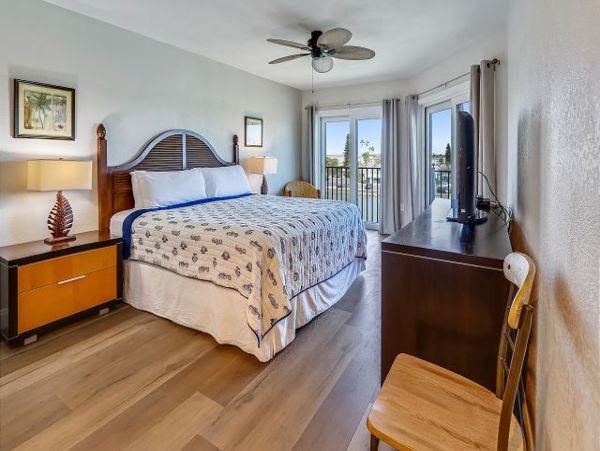 Treasure Island Beachfront Condo Luxury Oceanfront Vacation Rental with Pool & Bay Views