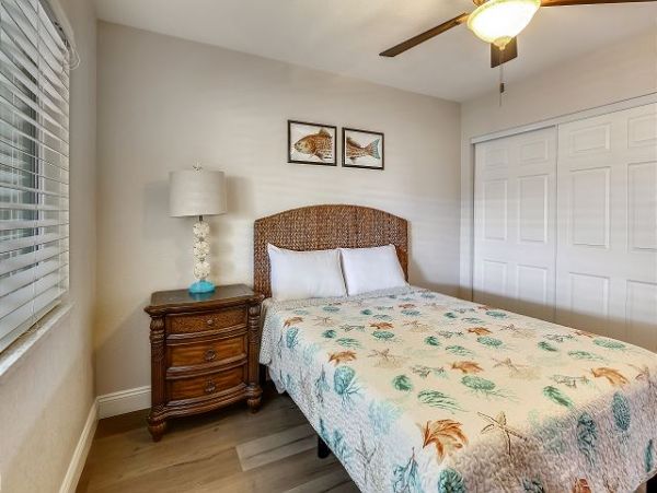 Treasure Island Beachfront Condo Luxury Oceanfront Vacation Rental with Pool & Bay Views