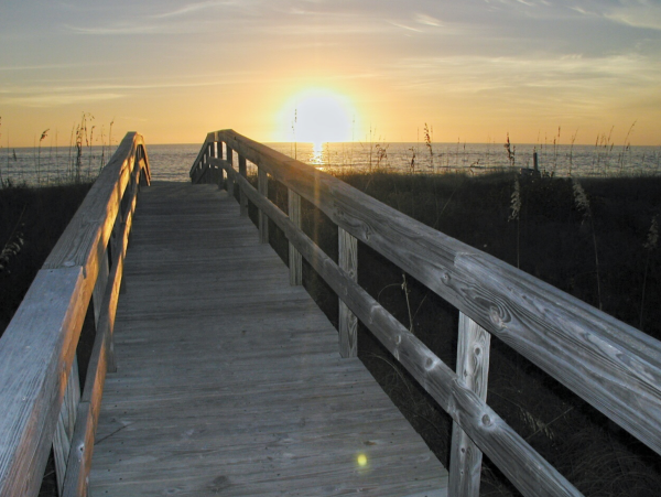 Treasure Island Top Floor Condo Short Walk to the Beach