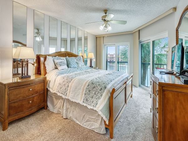 Treasure Island Condo 1011678