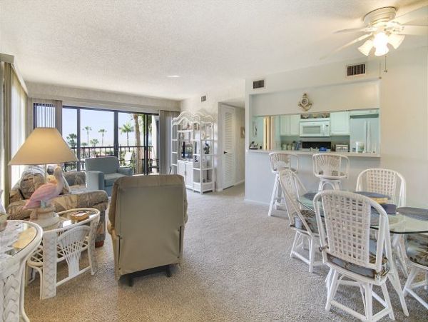 Treasure Island Vacation Condo Beach, Pool Great Location