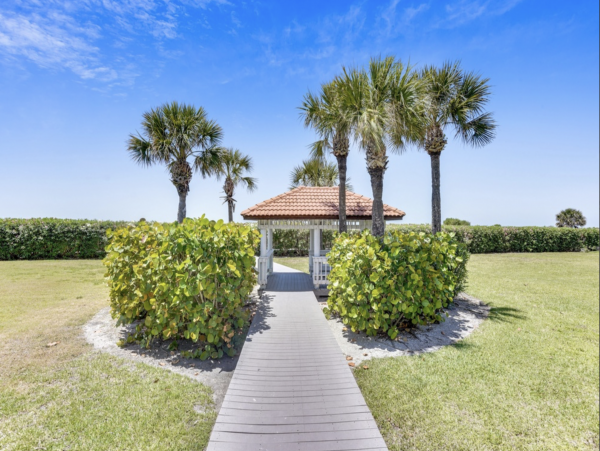 Treasure Island Vacation Condo Beach, Pool Great Location