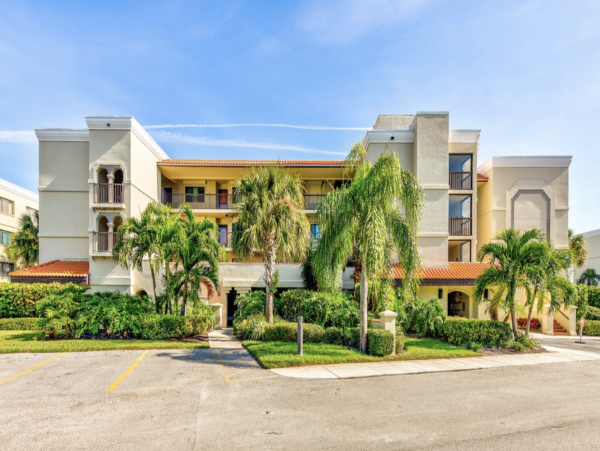 Treasure Island Vacation Condo Beach, Pool Great Location