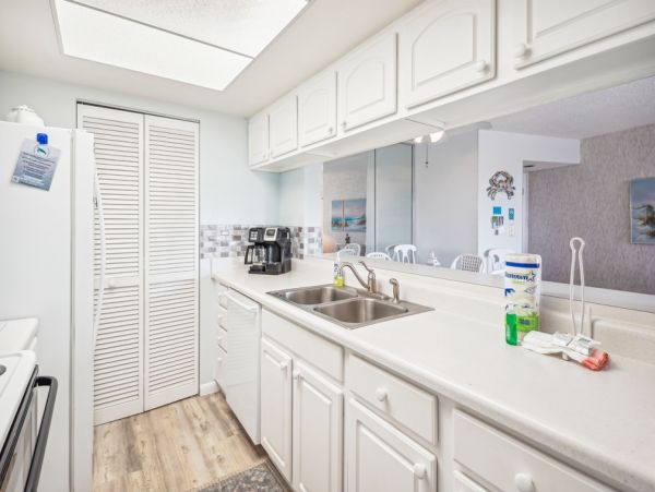 Treasure Island Vacation Condo Beach, Pool Great Location
