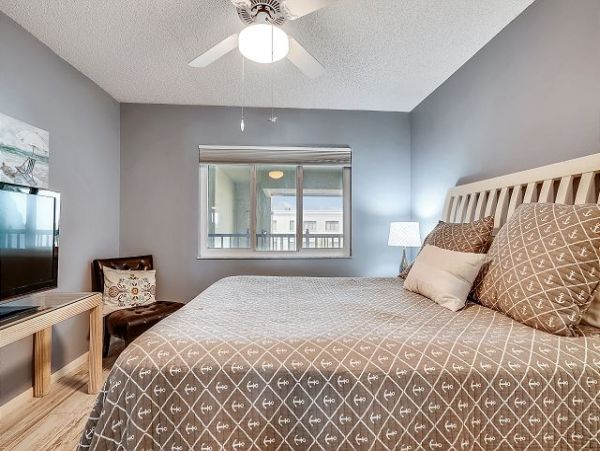 Treasure Island Condo 1011693