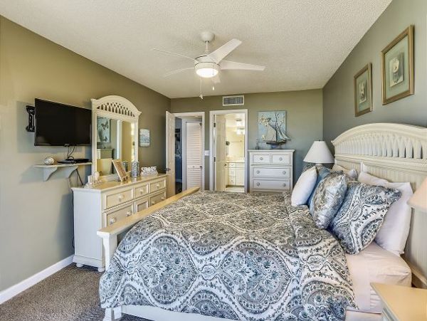 Treasure Island Condo 1011695