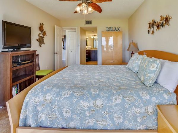 Updated Modern Treasure Island Vacation Rental