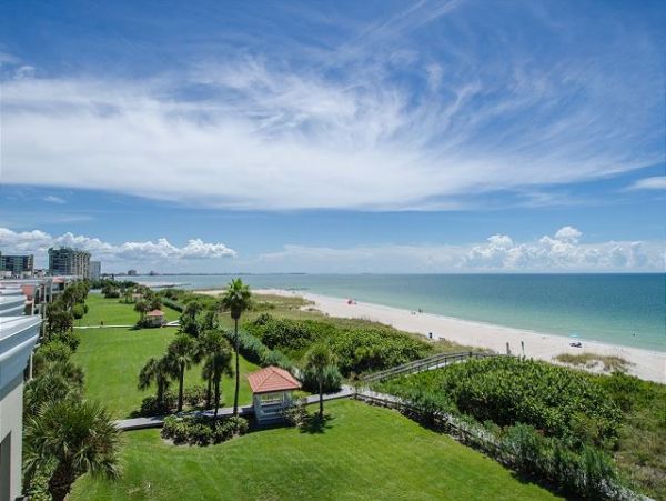 Updated Modern Treasure Island Vacation Rental