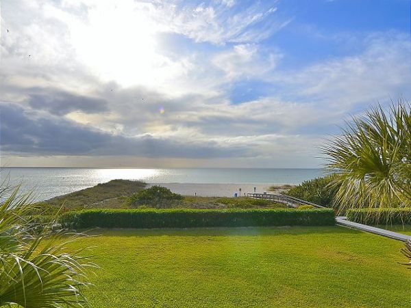 Updated Modern Treasure Island Vacation Rental
