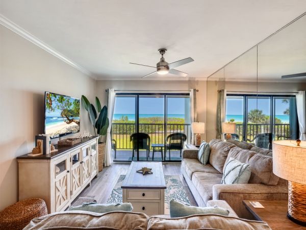 2 Bedroom Condo Access to Beach, Bay & Fabulous Amenities