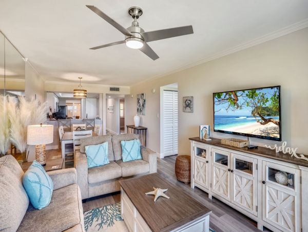 2 Bedroom Condo Access to Beach, Bay & Fabulous Amenities