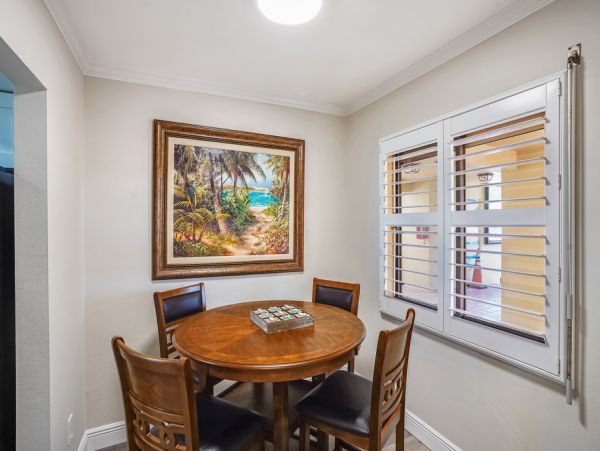 2 Bedroom Condo Access to Beach, Bay & Fabulous Amenities