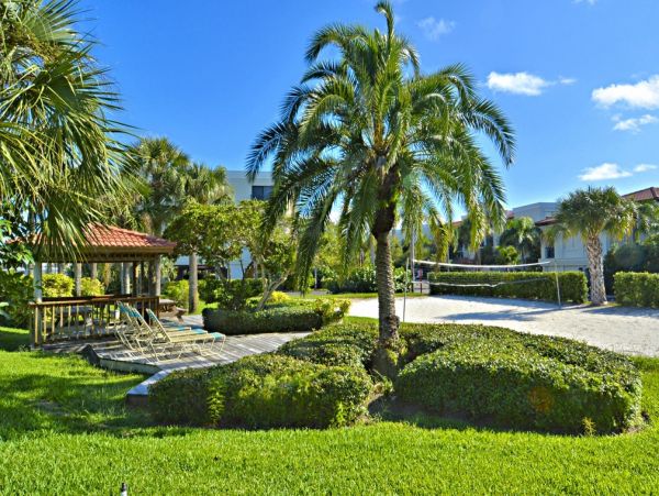 2 Bedroom Condo Access to Beach, Bay & Fabulous Amenities