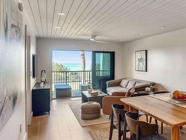Lovely Beachside Vacation Condo NEW ARRIVAL