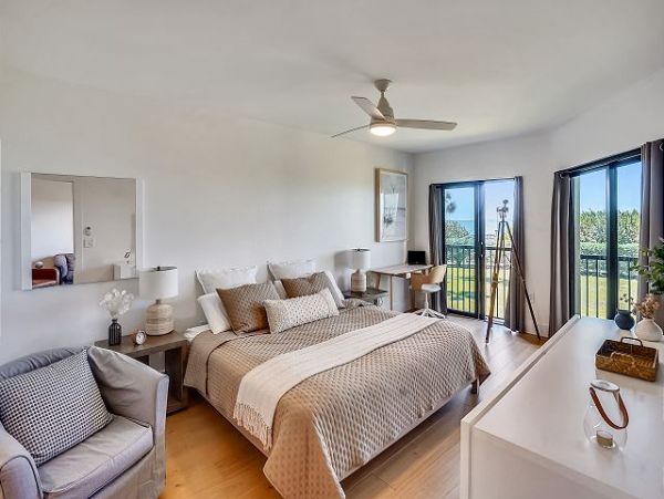 Lovely Beachside Vacation Condo NEW ARRIVAL