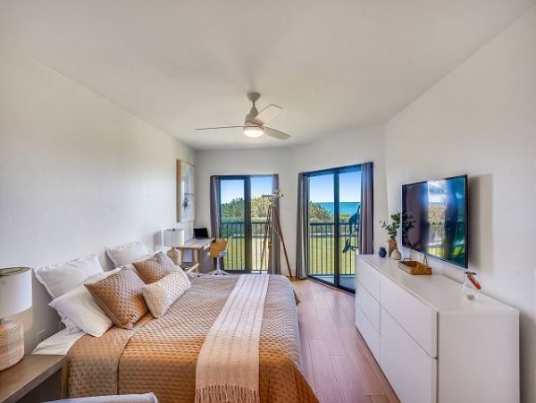 Lovely Beachside Vacation Condo NEW ARRIVAL