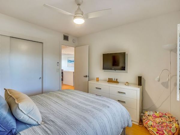 Lovely Beachside Vacation Condo NEW ARRIVAL
