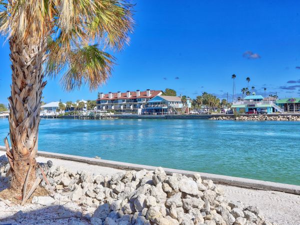 Stunning Waterfront Two Bedroom Condo in Treasure Island