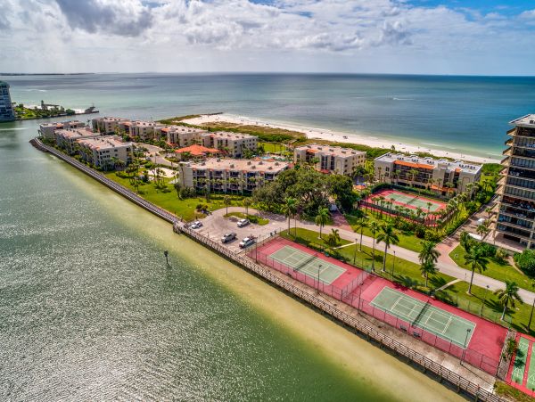Stunning Waterfront Two Bedroom Condo in Treasure Island