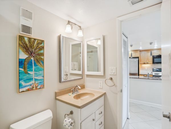 Stunning Waterfront Two Bedroom Condo in Treasure Island
