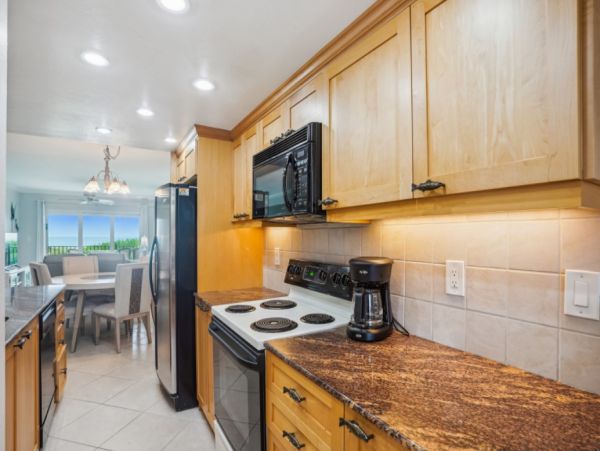 Stunning Waterfront Two Bedroom Condo in Treasure Island