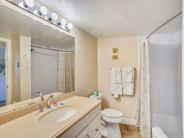 Treasure Island Condo 1011709