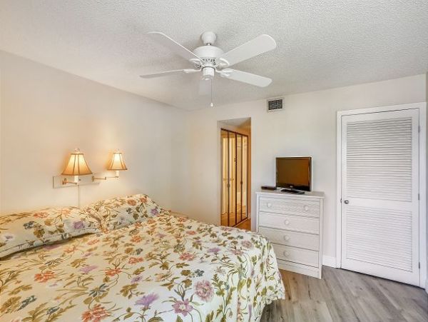 Treasure Island Condo 1011709