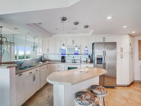 Treasure Island Exceptional Two Bedroom Beachfront Condo