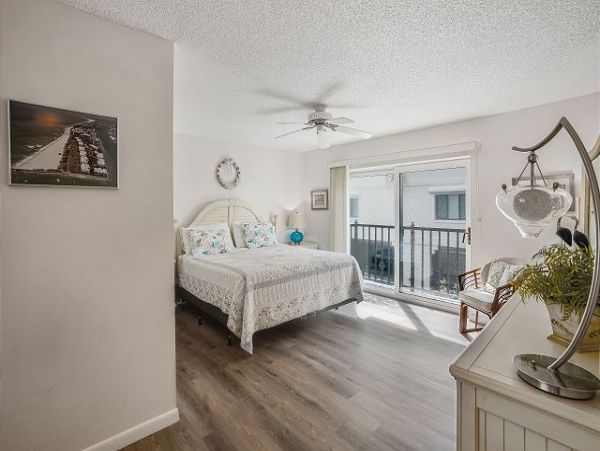 Treasure Island Exceptional Two Bedroom Beachfront Condo