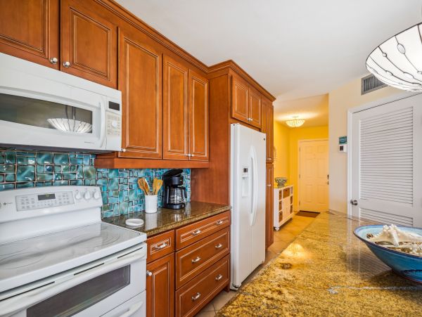 Two Bedroom Beautiful Beachfront Condo in Treasure Island